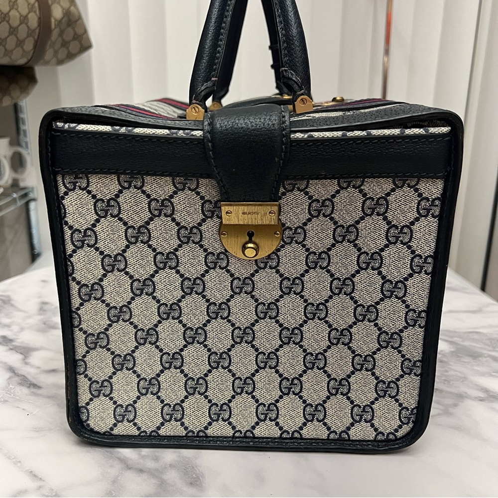 Vintage Gucci | Navy Train Case Luggage Bag - Picture 14 of 17